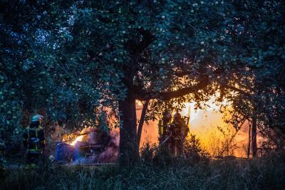 Weinstadt-Beutelsbach: Gartenhuette in Vollbrand 